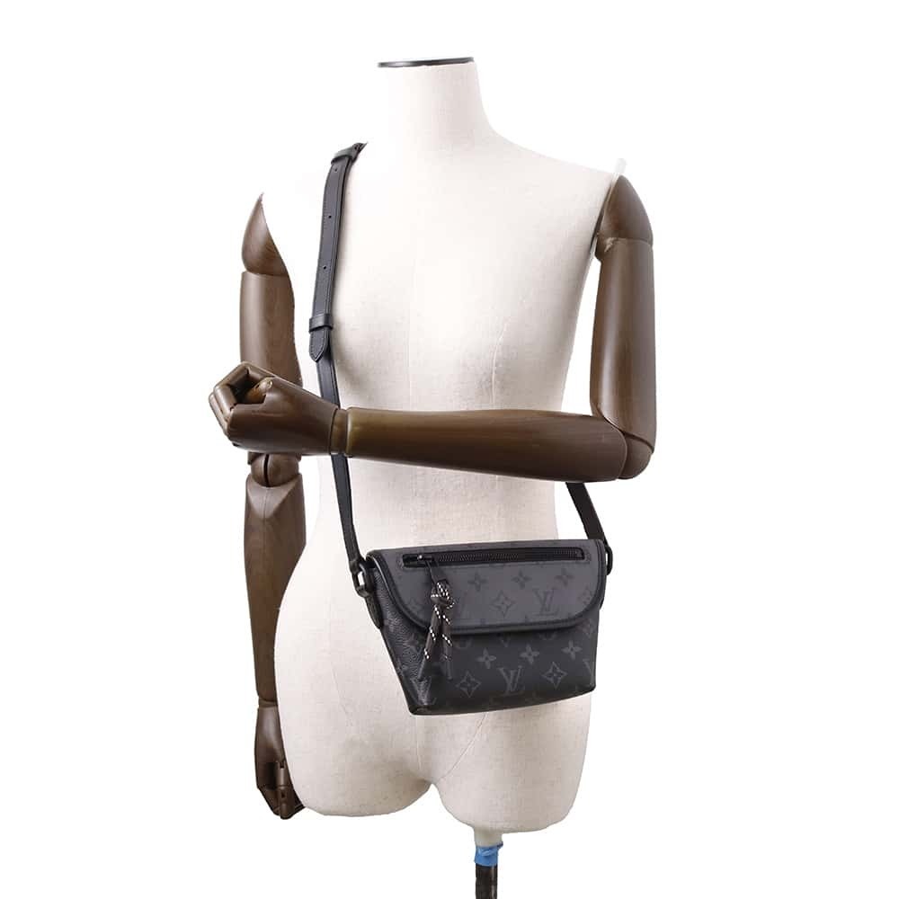 Louis Vuitton Eclipse Black Reverse Pulse Bum Bag… - image 4